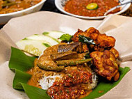 Rozya Kitchen food