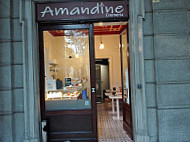 Amandine Cremeria inside