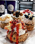 Cinnaholic food