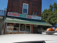 Biordi’s Deli outside