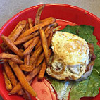 Fuddruckers food