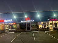 M's Halal Mediterranean Food outside