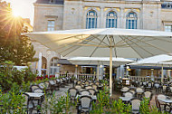 Le Grand Café Du Théâtre inside