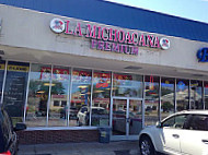 La Michoacana Premium outside