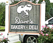 Dave's Bakery outside