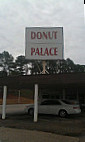 Donut Palace outside