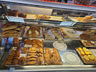 Dulce's Bakery food