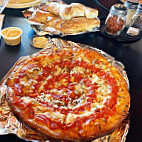 Zwanzigz Pizza food