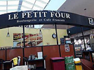 Le Petit Four inside