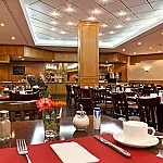 Fleming's Brasserie & Wine Bar im Intercity Hotel Wuppertal inside