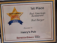 Henry's Pub inside