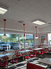 In-n-out Burger inside