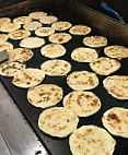 Delicias Salvadoreñas food