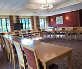 Edwards Bar Restaurant At Bromsgrove Golf Centre inside