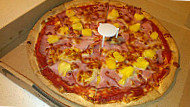 Crust Gourmet Pizza food