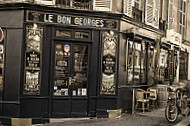 Le Bon Georges outside