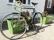 The Four Horseshoes Pub Cycling Cafe outside