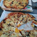 Pizzas des Pins food