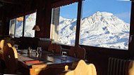 Le Chalet Victoria food