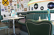 50's Diner inside