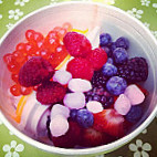 Lola's Frozen Yogurt food