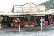 le petit snack du petit marche de provence food