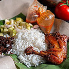 Nasi Kukus Daun Pisang (machang) food