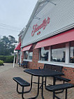 Friendly's inside