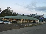 Southport Hotel & Caravan Park outside