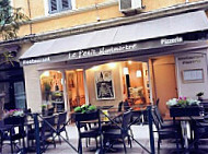 Le Petit Montmartre Bastia inside