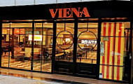 Viena outside