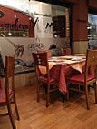 Pizzeria Damichi inside