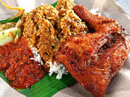 Nasi Kukus Ayam Berempah Jawa Asli food