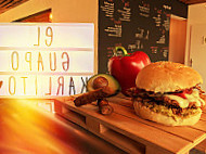 La Ferme a Burgers food