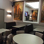 Le Grand Cafe Des Arts inside