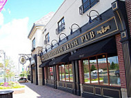 Claddagh Irish Pub outside