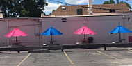 Baskin-robbins outside