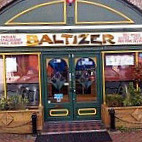 Baltizer outside