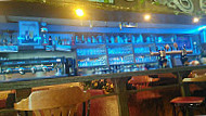 Le Bar Parisien inside