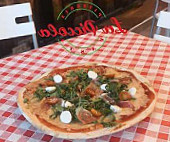 La Piccola Pizzeria food