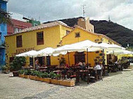 Taberna Del Puerto outside