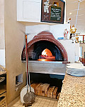 La Tavola inside