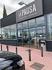 La Pausa outside