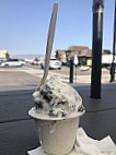 Little Truckee Ice Creamery outside