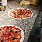 Pizzeria Di Roma food