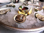 Pearlz Oyster food