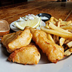 Revere's Wells Street Tavern food