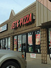 Jet's Pizza outside