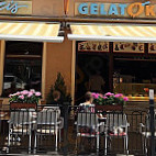 Eiscafé Gelatok outside