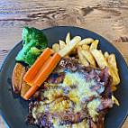 Oakbank Hotel food